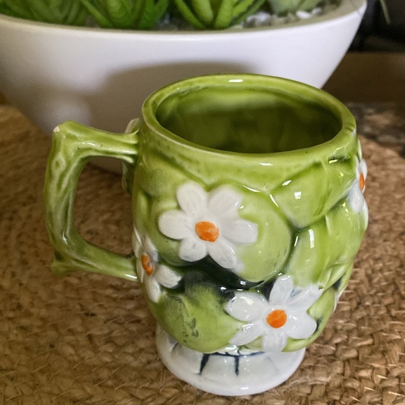 Vintage set of Inarco green apple and daisy ceramic mugs 1967 - Picture 9 of 15